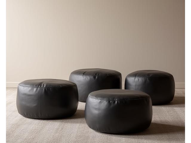 Ensemble de poufs design en cuir moderne